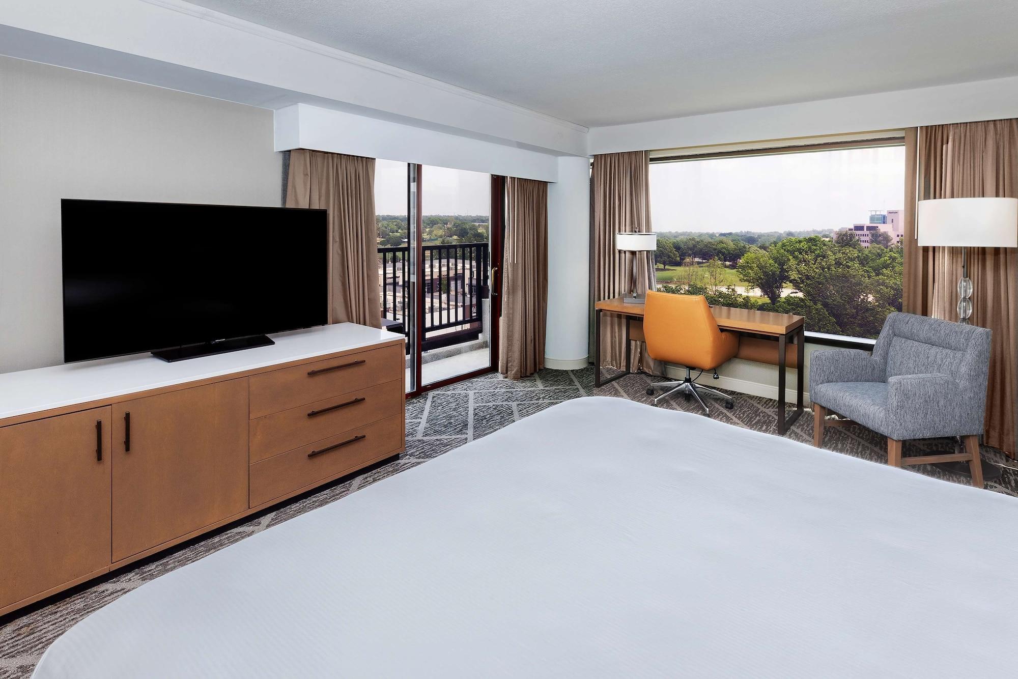 Doubletree By Hilton Tulsa At Warren Place Exterior photo